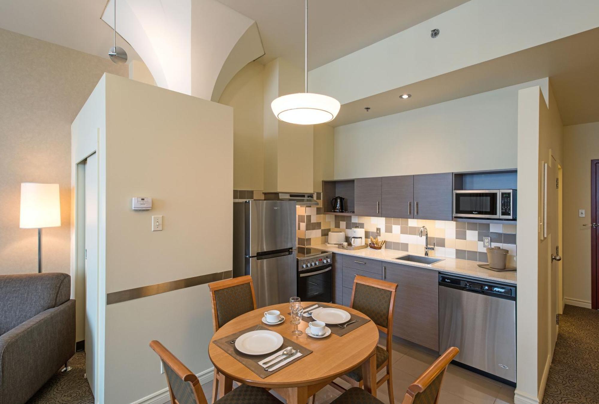 King Studio,1212539746:JPEG