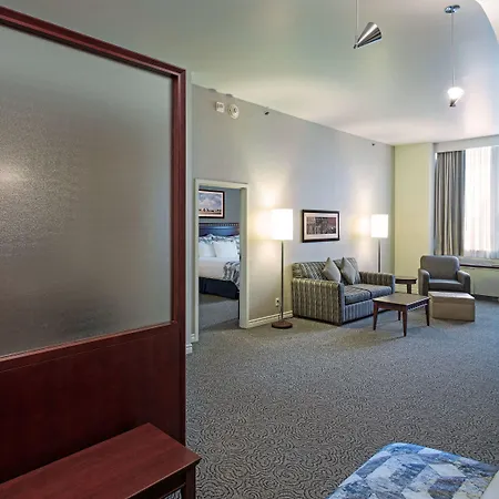 Le Square Phillips Hotel & Suites-3